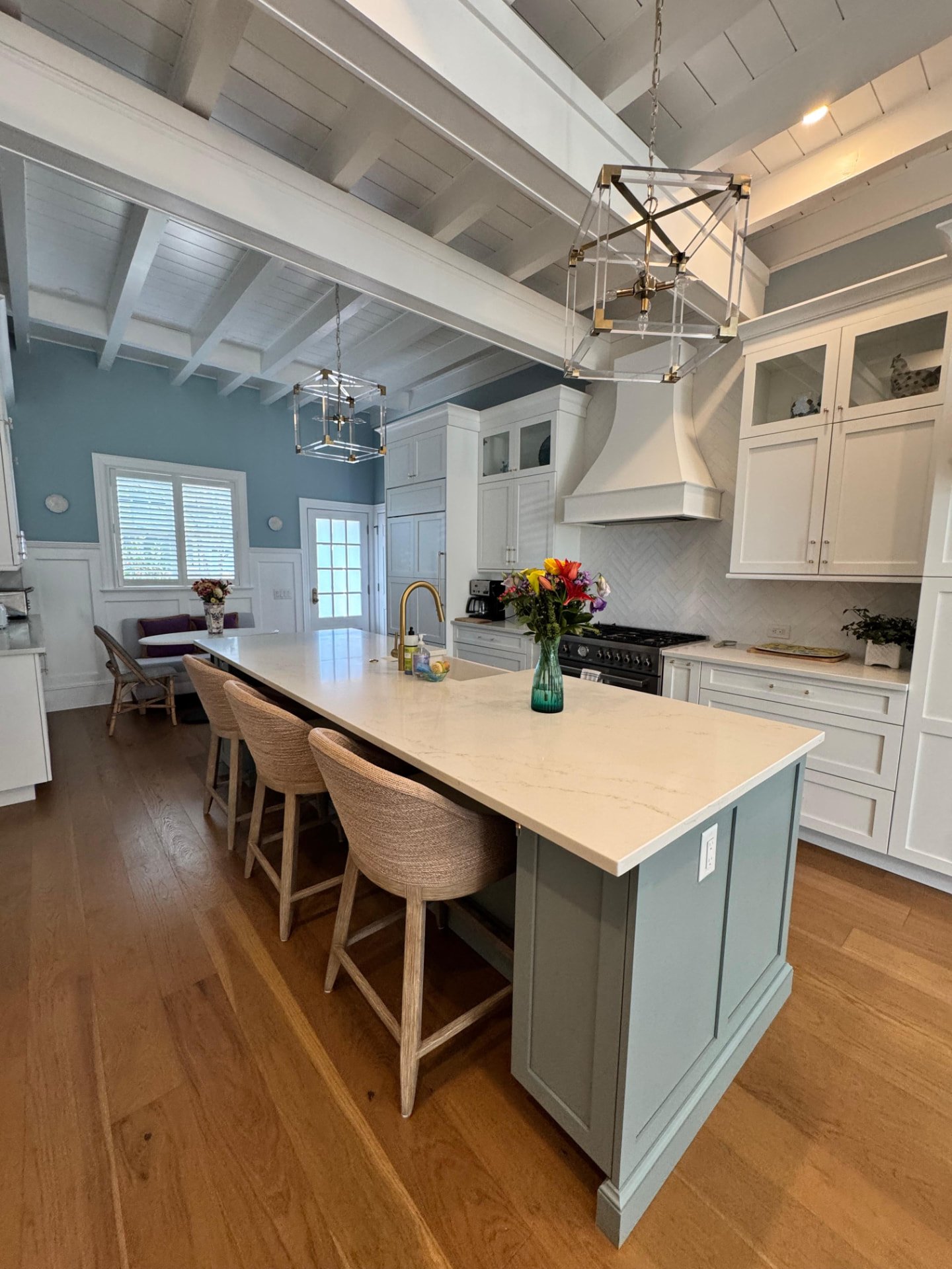 Bright kitchen cleaned by the Evolution house cleaning team